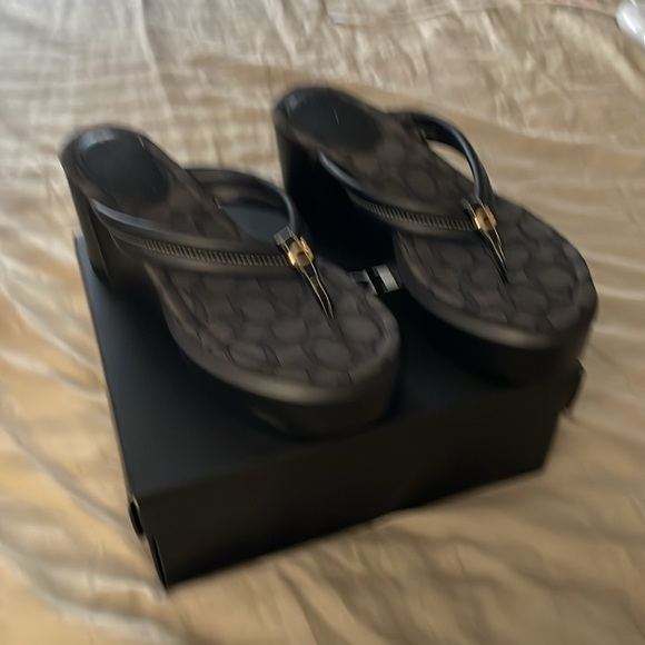 Black leather wedge - Picture 9 of 17